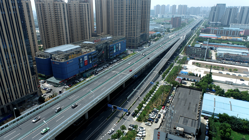 3.阜陽北路高架橋全貌-主線橋匝道橋地面道路立體空間層次分明