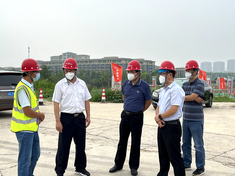 蚌埠市委常委、市委秘書長、懷遠(yuǎn)縣委書記王慶武到G206-03標(biāo)項(xiàng)目調(diào)研指導(dǎo)工作